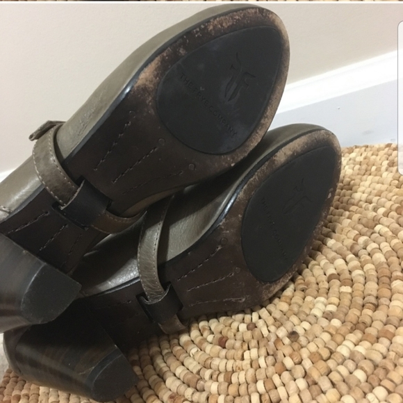 “Lois” Frye Leather Removable Strap Heels! 💥 - Picture 4 of 4